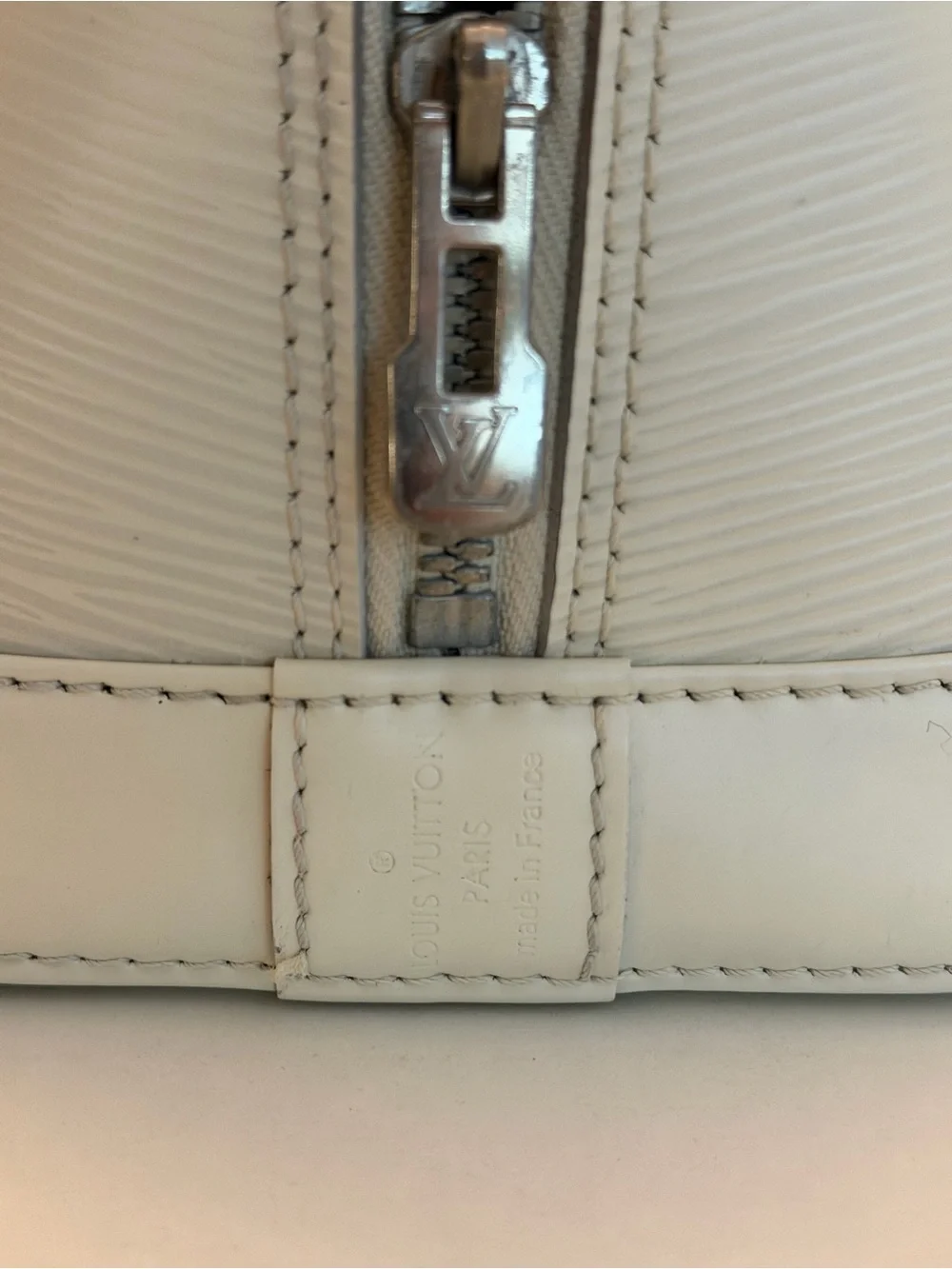 Louis Vuitton sleek light